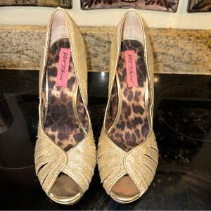 Betsey Johnson Size 8 Gold Glitter Platform Peeptoe Clubbing Heels Breann-G
